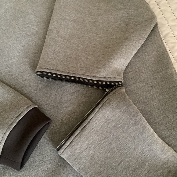 Grey with blk trim sweater Marciano L - Picture 3 of 6